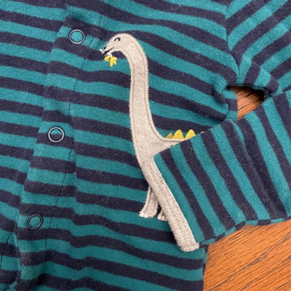 Carters Footie Pajamas size NB dinosaur - Picture 3 of 4